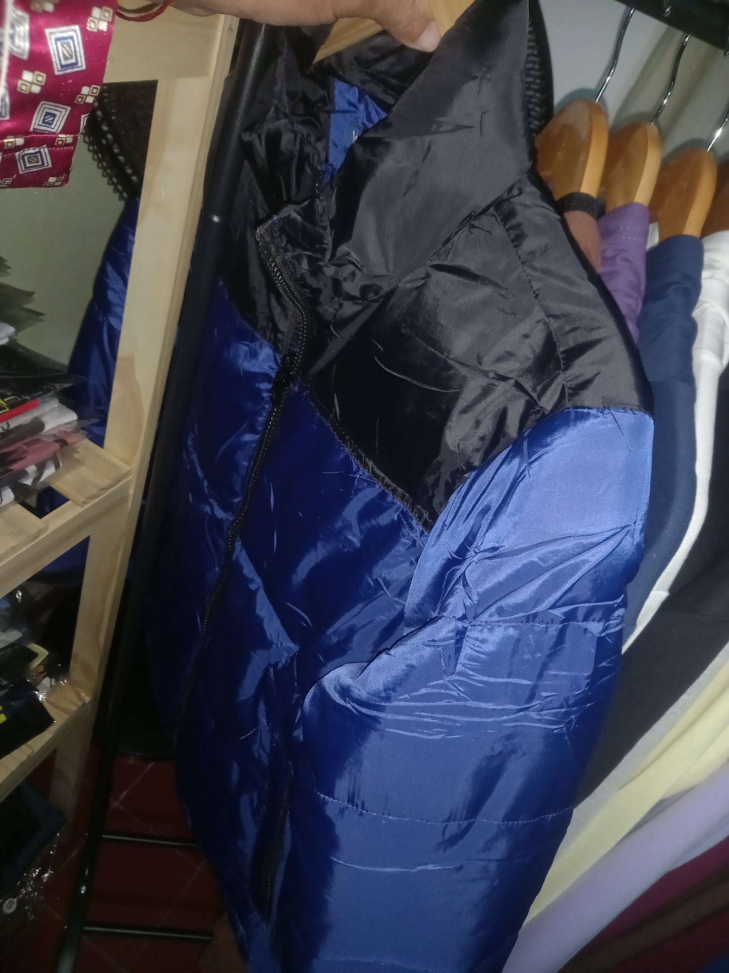 Campera bicolor con cierres